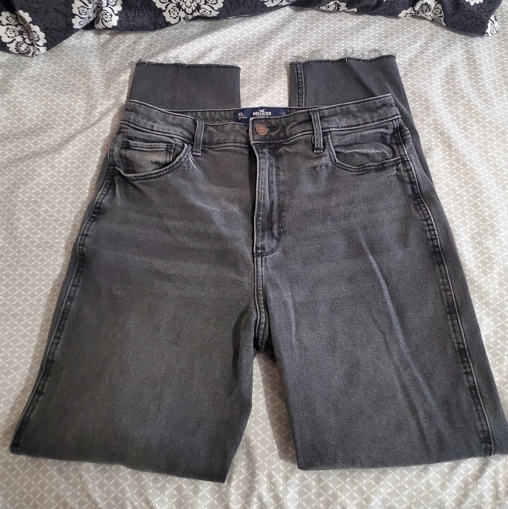 Hollister ultra hi rise mom jean